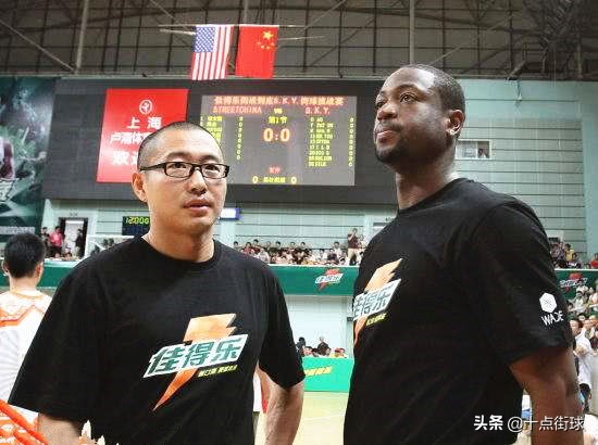 于嘉為什么不去騰訊nba（當年于嘉問了韋德什么問題，導致事后頻頻道歉？勇士隊無辜躺槍）