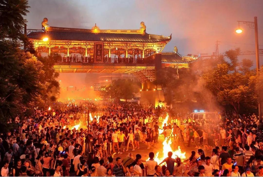 火把节是哪个民族的 花炮节是哪个民族的习俗-起航号