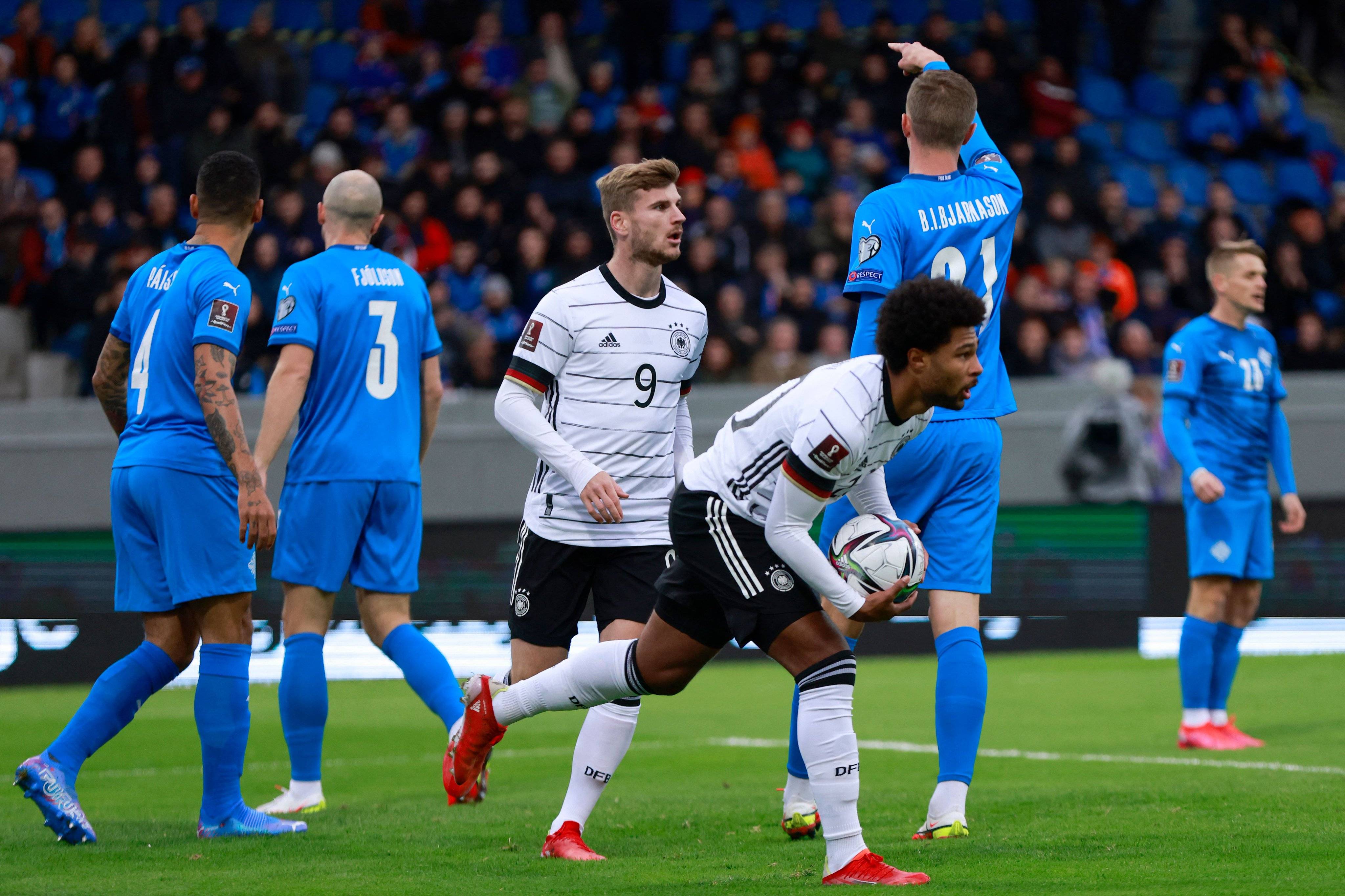 世界杯预选赛冰岛战果（世预赛-意大利5-0创世界纪录 德国4-0冰岛 英格兰1-1波兰 西班牙小胜）