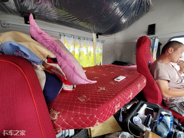 售价30万的东风VL牵引车怎么样？卡车司机：一分价钱一分货