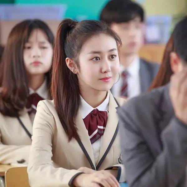 上海“贵族学校”火了，光学费高达几十万，却有着超高的人气