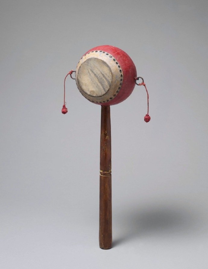 西洋打击乐器:定音鼓,木琴,钢片琴,管钟,架子鼓,小鼓,大鼓,三角铁