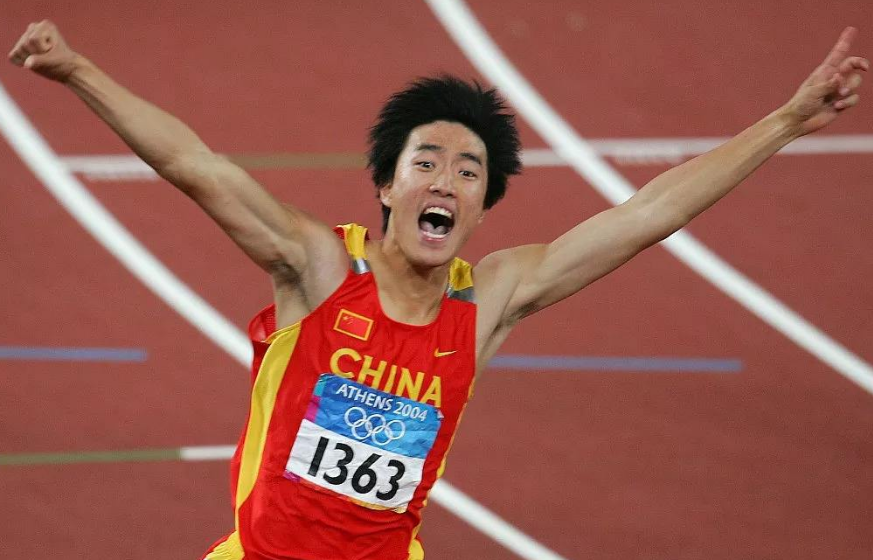 2012年刘翔跑出世界最好成绩是多少(你所不知的刘翔21岁 生日当天破13秒雅典最辉煌值得怀念一生)