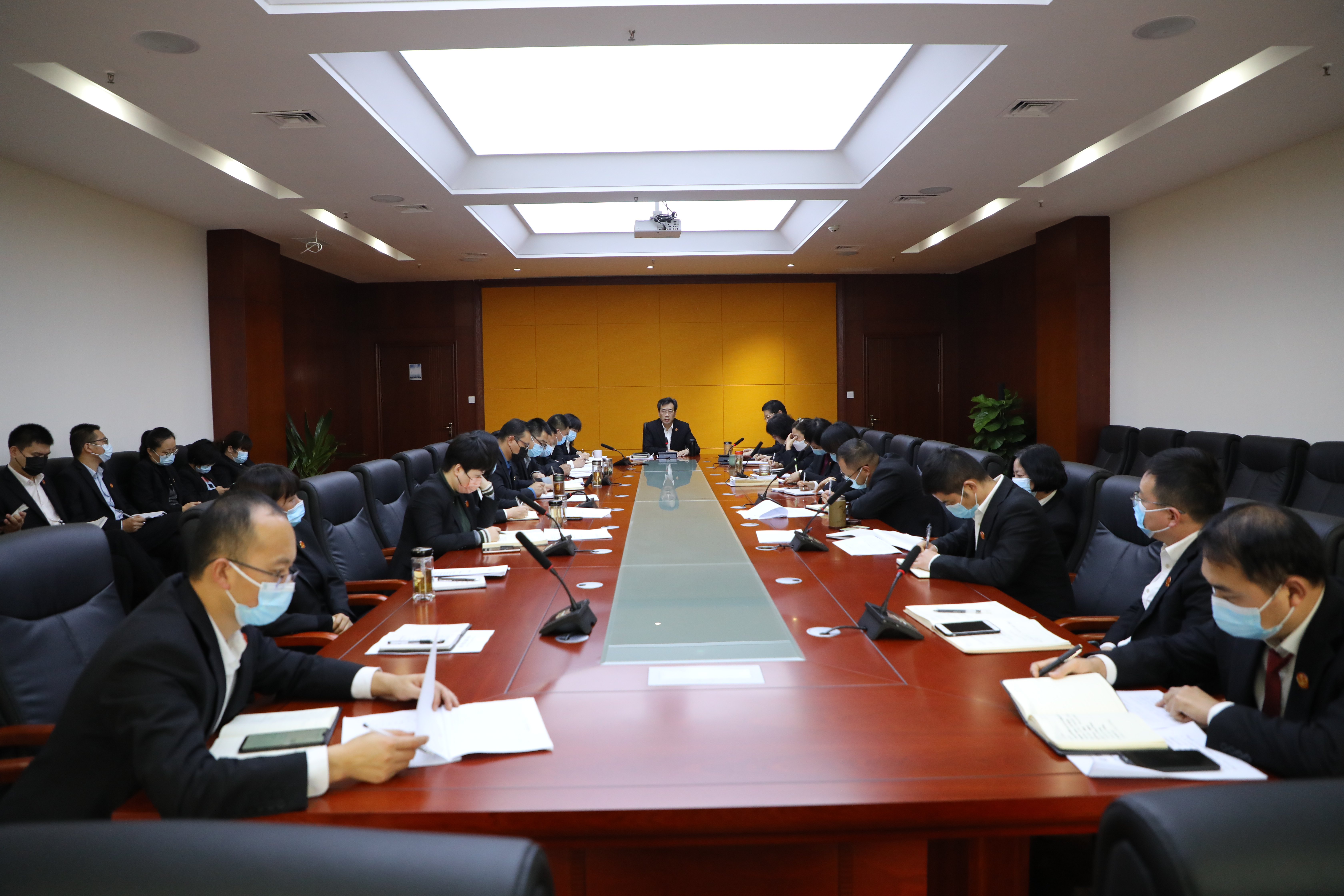 西安高陵法院召开执法办案推进会 凝心聚力攻坚年终决胜仗