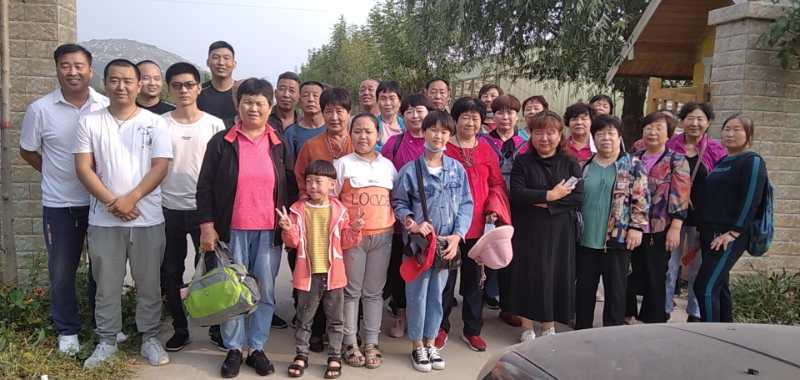 河北省残疾人创业基金会组织“残疾人采摘节”庆祝丰收