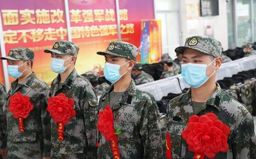 上海大学生征兵比例再创新高，高达98.2%