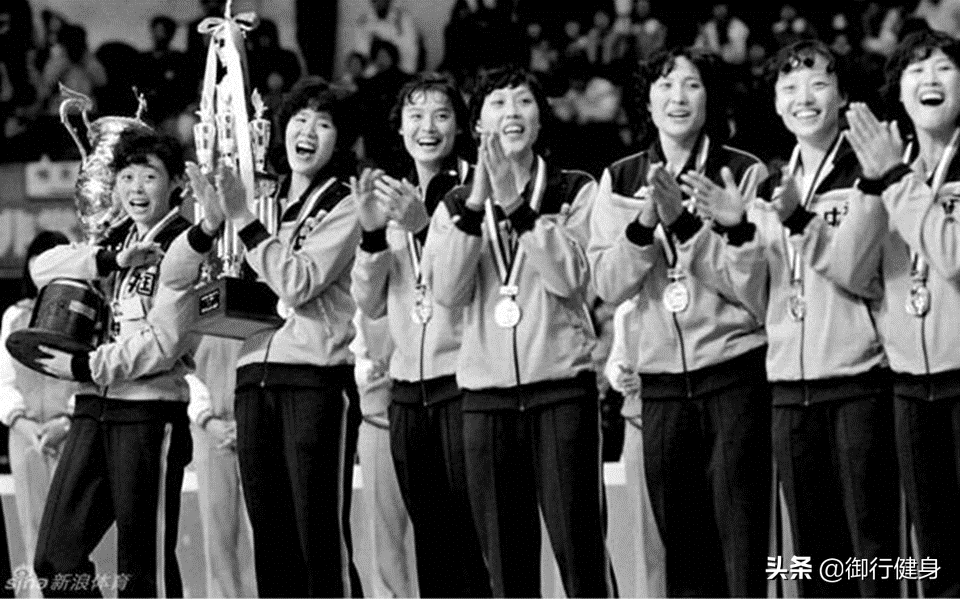 中国女排第一次夺冠的意义（中国女排十夺世界冠军，1981年首次夺冠时带来的不仅仅是举国欢腾）