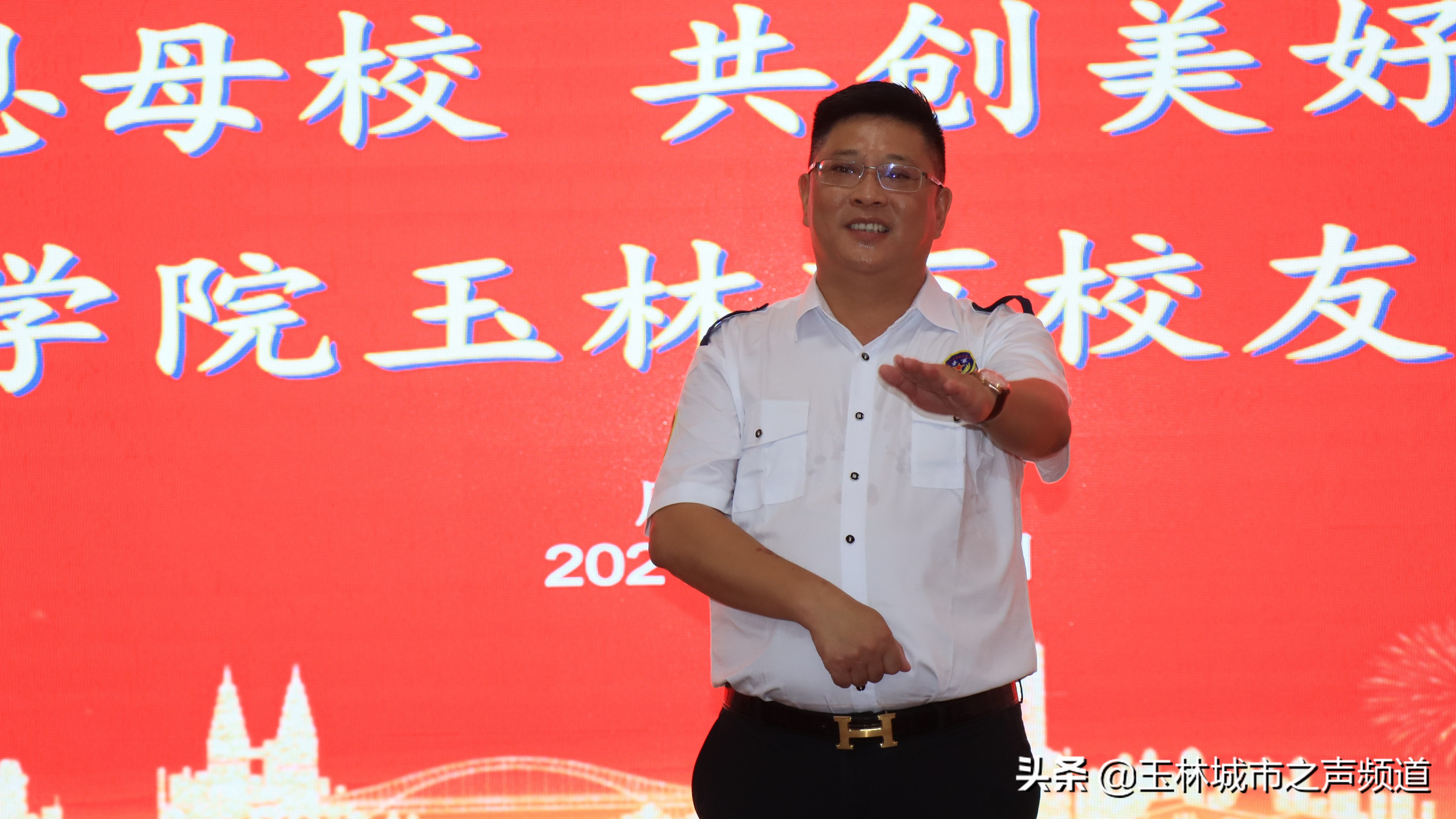 河池学院副校长覃拥灵一行走访校友企业玉林市红苹果教育集团