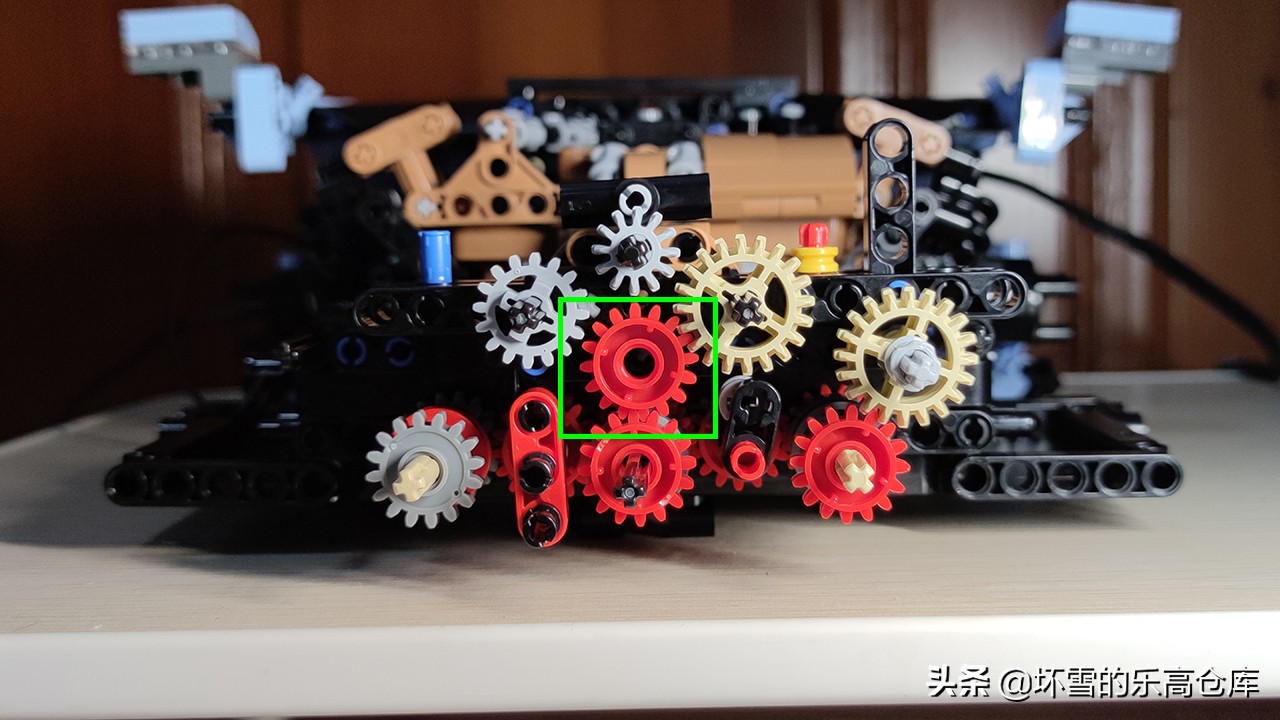 外观霸气，玩点有趣：开箱宇星模王超级跑车，你能认出原型吗？