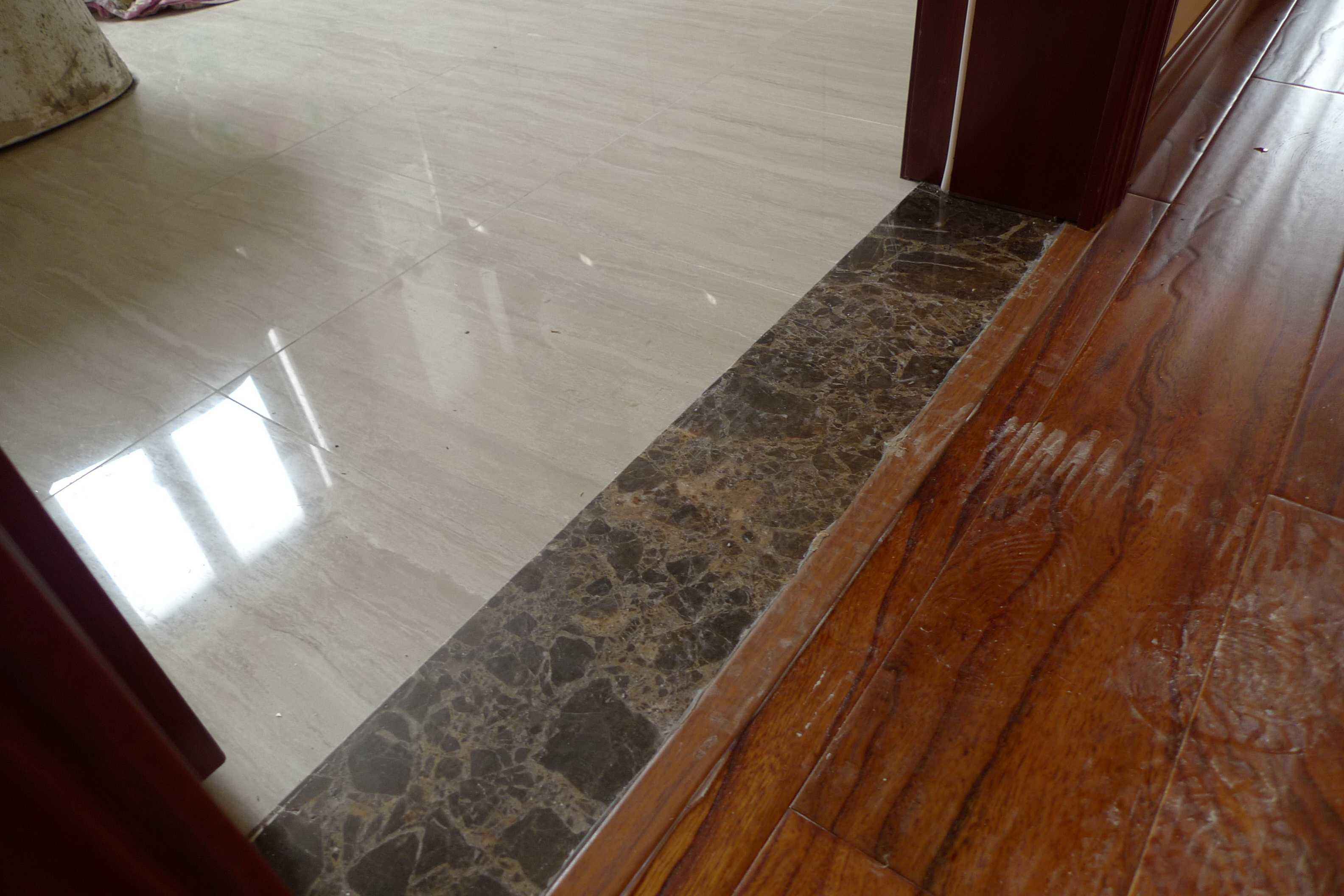 门槛石是真有用还是装修公司的敛钱手段?什么地方需要贴门槛石?