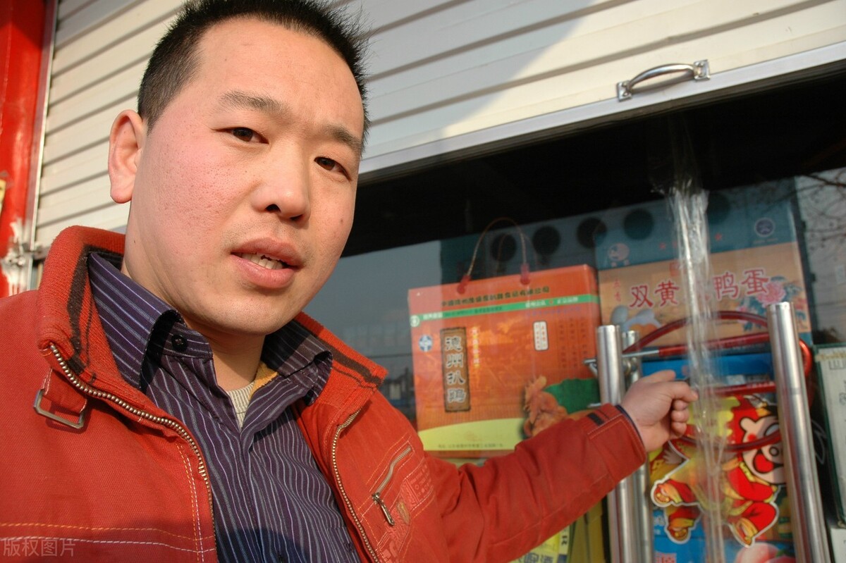 西安小伙开超市，利用1元热水壶，半年赚了60万，方法教给你