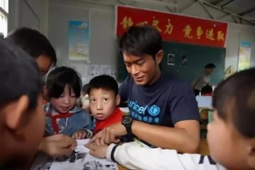 古天乐建的希望小学，如今已物是人非，当地人称已经成为一片废墟