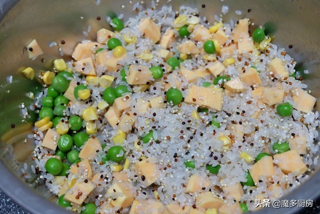 捞米饭的做法（12步学做传统的沥水捞饭）