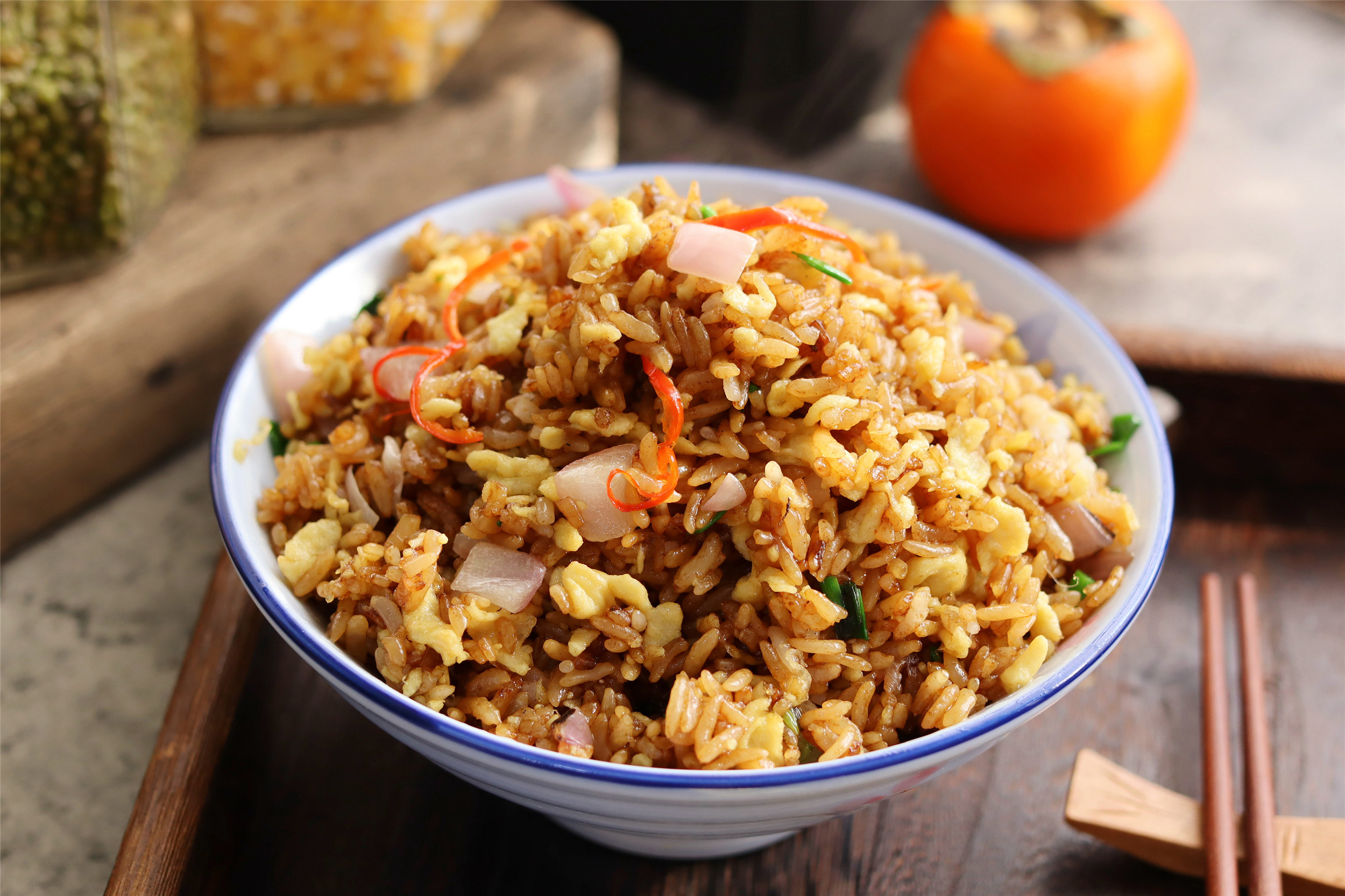 蛋炒饭这样做才好吃：秘诀全在这道家常美味里