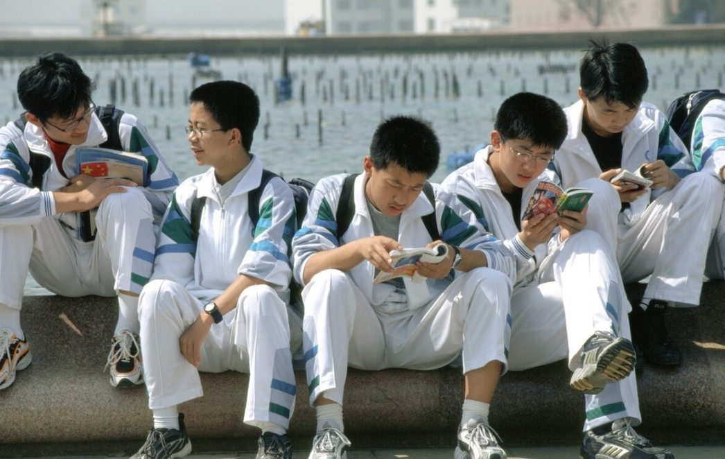 “百强中学”名单公布，衡水初中仅排第二，人外有人，校外有校