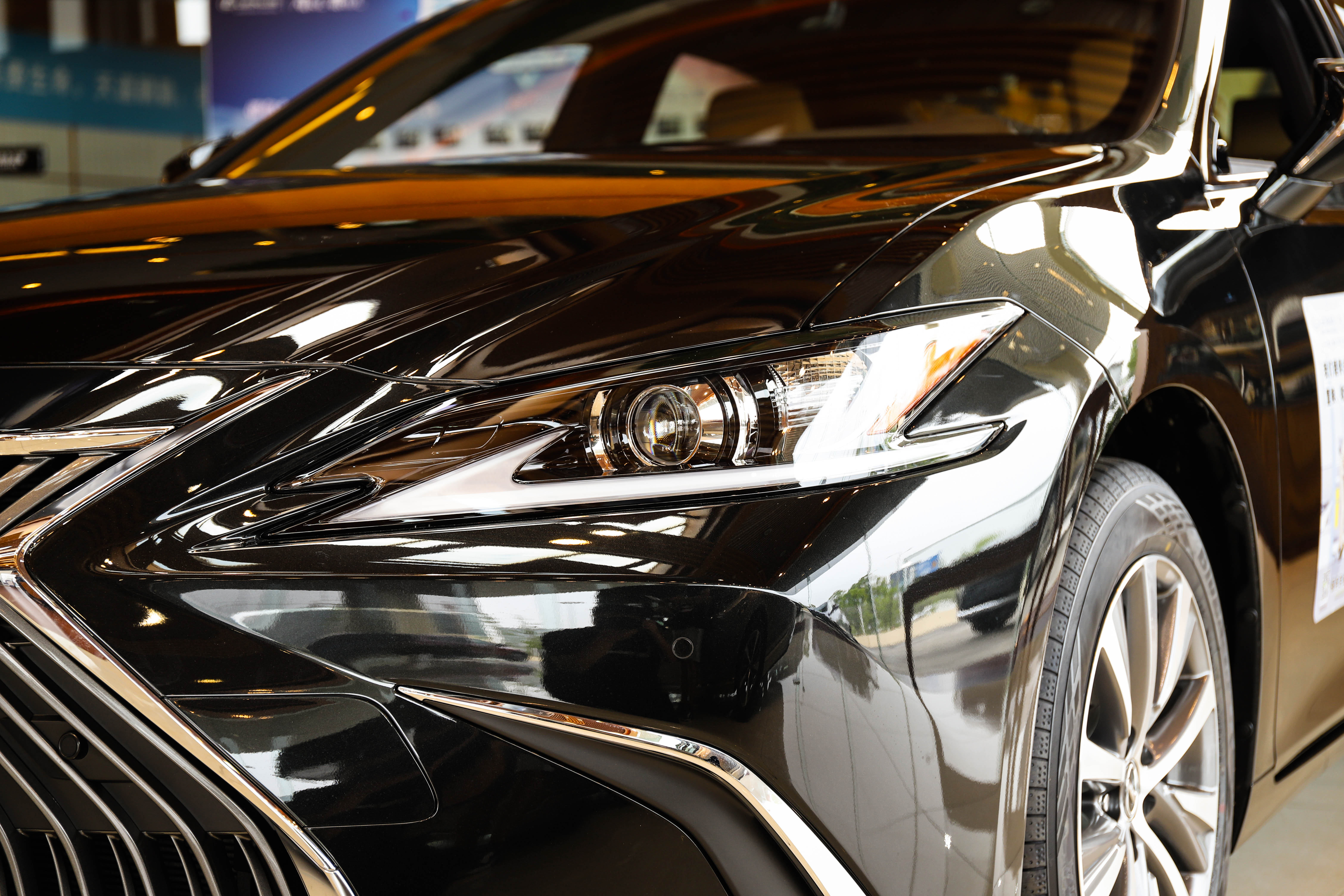 丰田凯美瑞的价格买雷克萨斯?实拍最便宜的es200