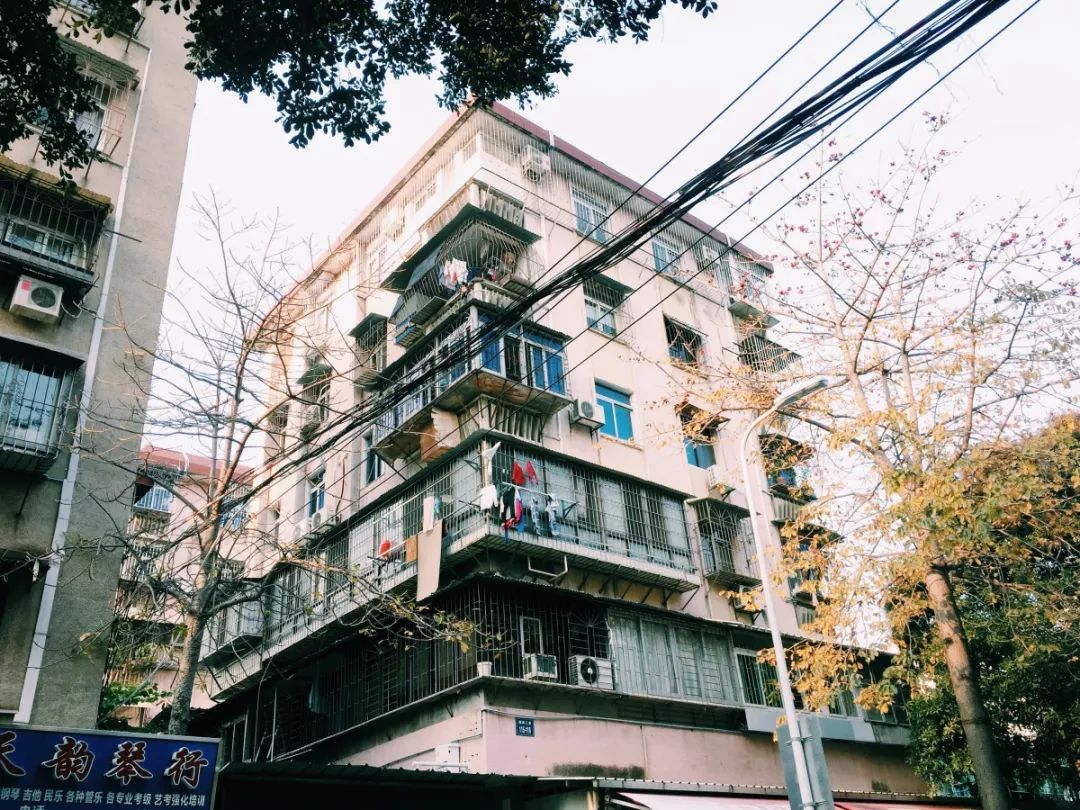 老破小一平10万+！我们走遍厦门18所名校，为你曝光最贵学区房！