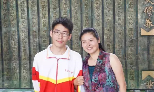 贵州理科状元高考717分进北大，高中老师却觉得他不是很努力