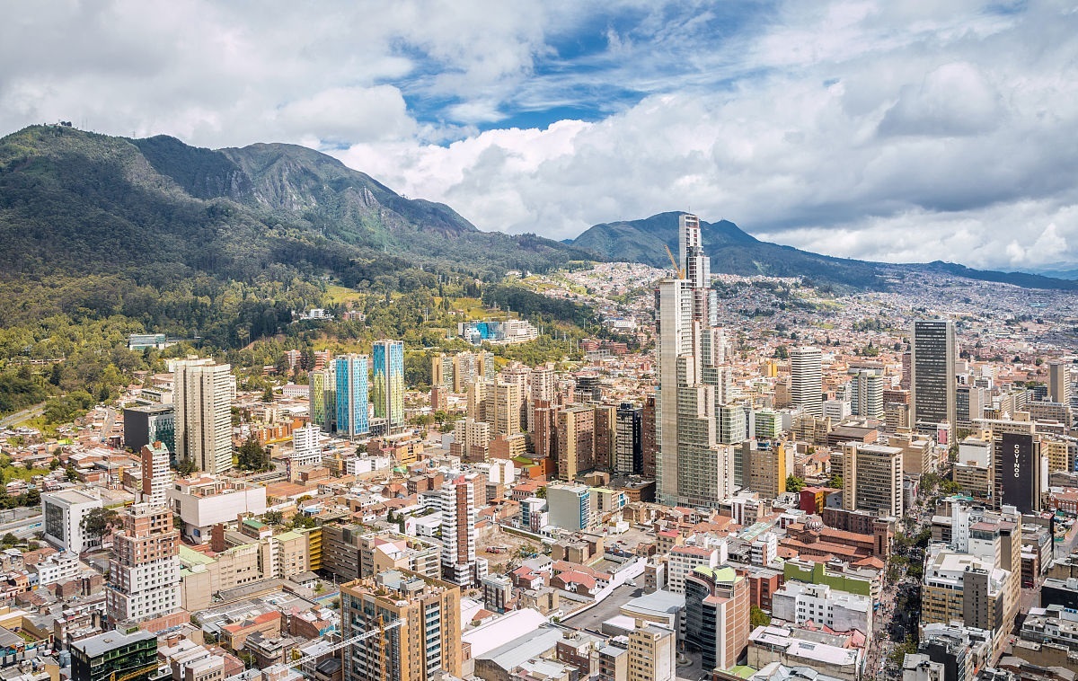 圣菲波哥大:哥伦比亚首都也是最大的城市,大多数居民是混血儿