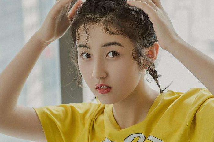最近人气飙升的十强00后女明星，张子枫蒋依依赵今麦位列三甲