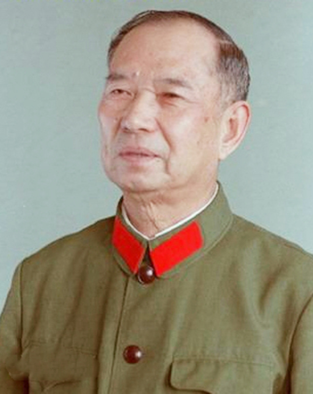 吴克华：开国中将，塔山名将，曾五任司令员，亲家是副国级