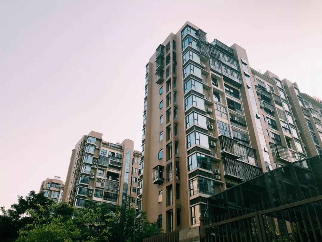 老破小一平10万+！我们走遍厦门18所名校，为你曝光最贵学区房！