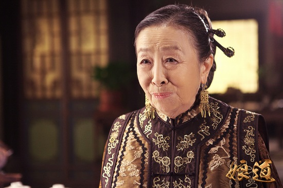张少华去世：年迈的她为了儿子还房贷，儿子为何不去医院看望？