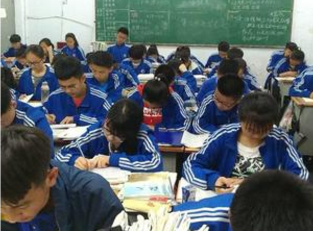 新高考“吃香”选科组合，容易拿高分和优势，却仅适合优等生