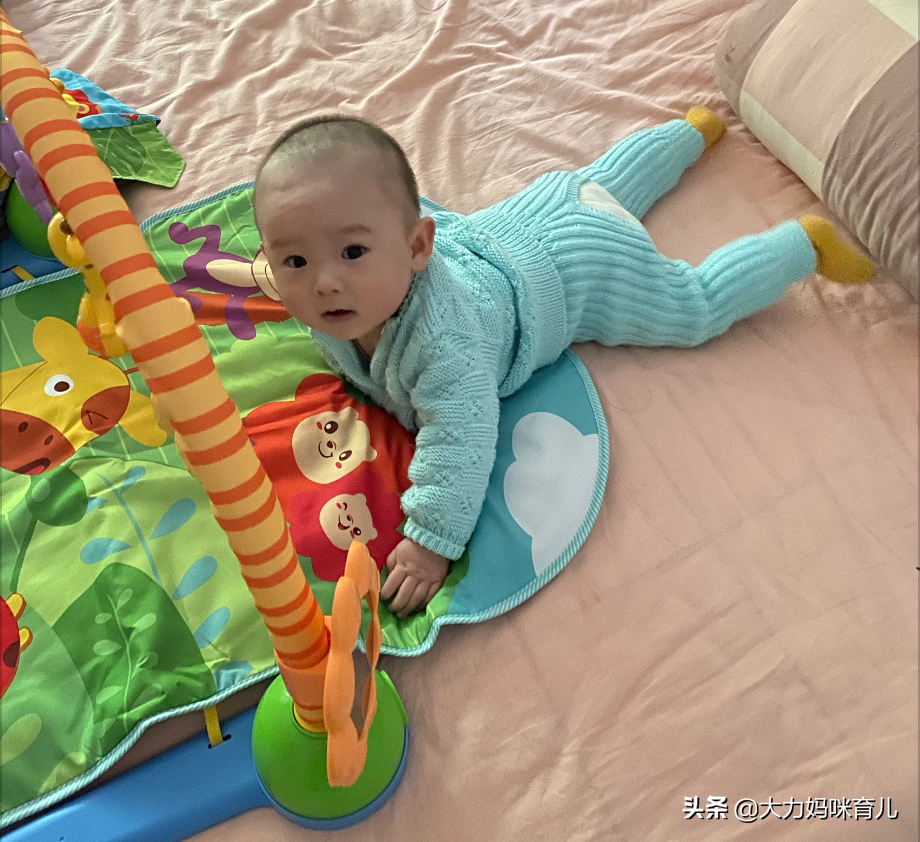送新生儿及产妇什么礼物（给产妇送礼物送什么好）