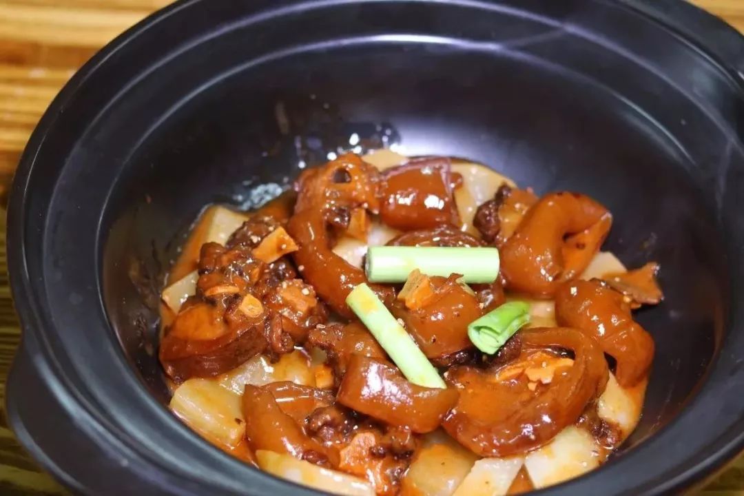 图片[4]-【萝卜焖牛尾】做法步骤图 吃货们的福利 特香-起舞食谱网