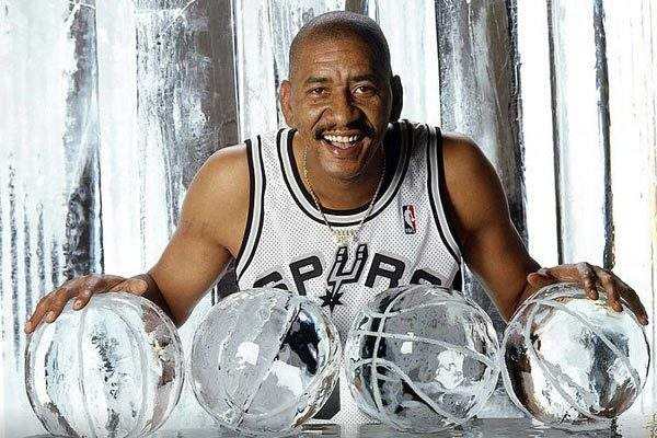 NBA历史小前锋（美媒排历史15大小前锋：乔丹偶像仅排第4，排名过半数存争议）