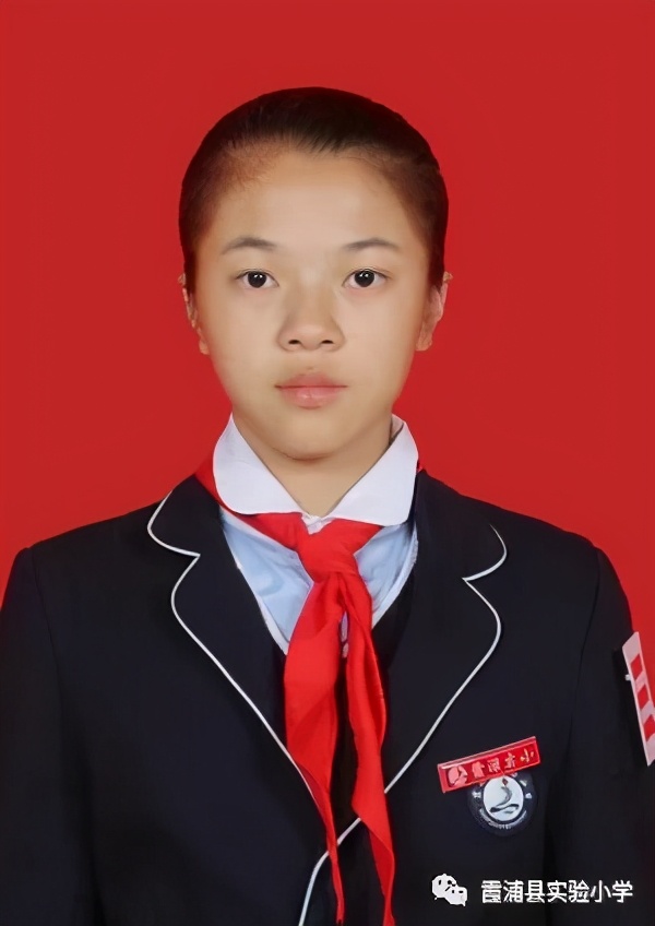 刘雨菡我是六(4)中队的刘雨菡,是一个勤奋好学乐观向上的女孩,这次我