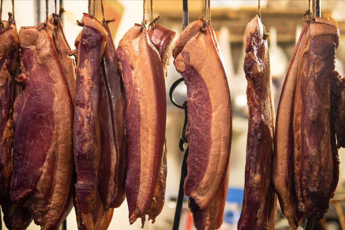 小腊肉「小腊肉泼馄饨」-皮皮自媒体