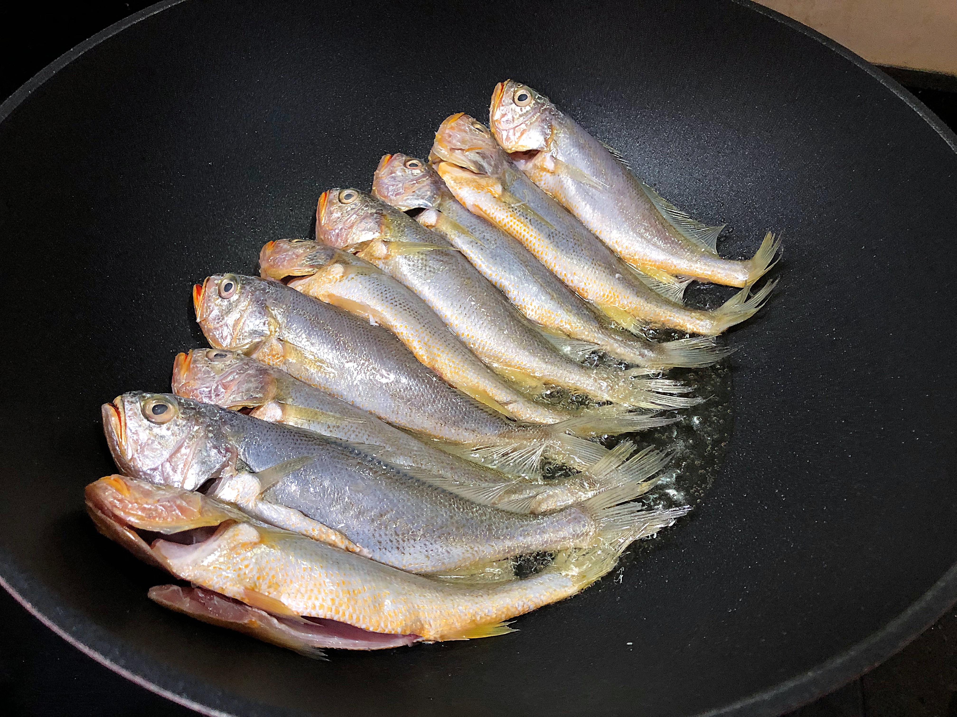 这才是鱼汤最营养的做法，教你小诀窍，浓白鲜美无腥味，营养翻倍
