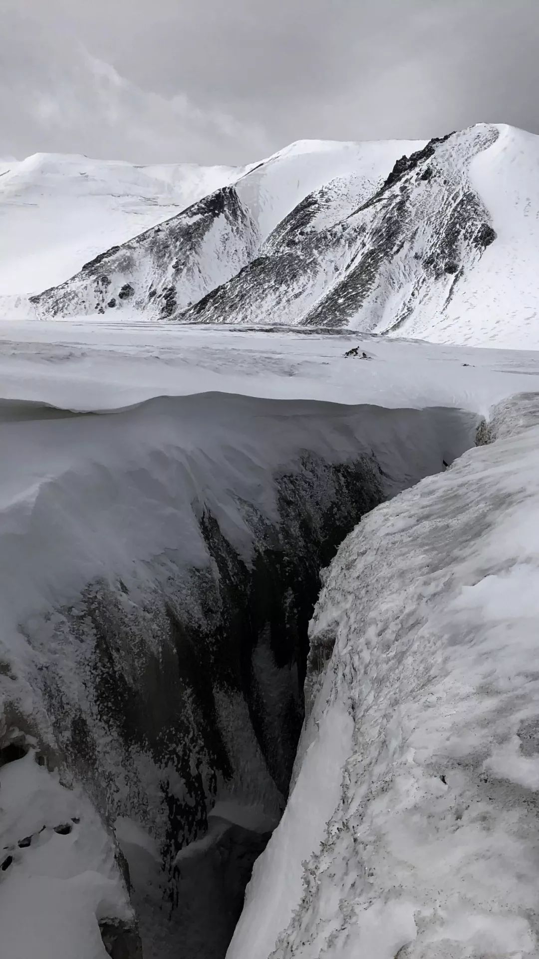 他们找到这条探险级冰川路线，却险些没能走出山……