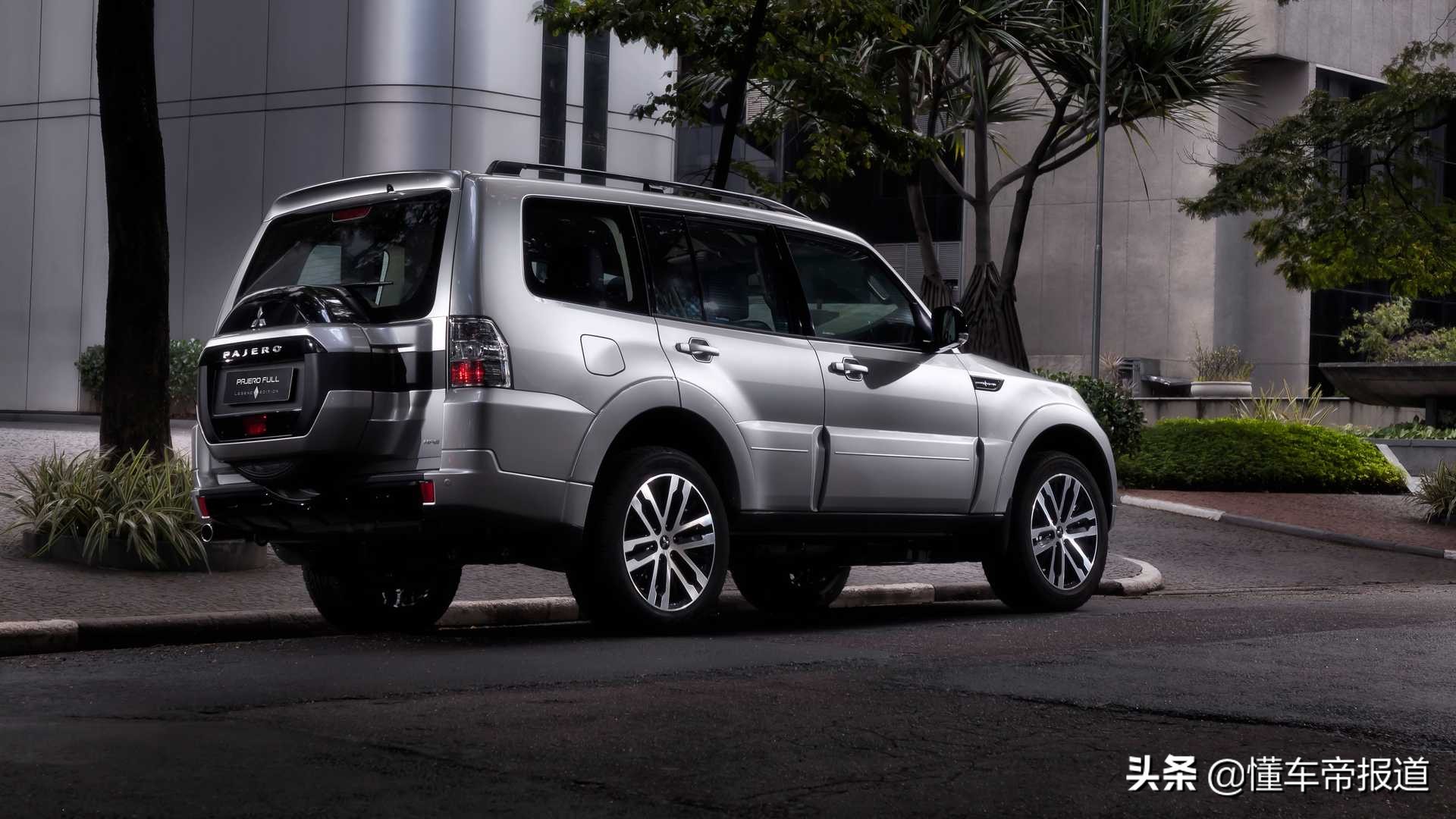 新车 </p><p>　　 约合人民币40万元起，三菱帕杰罗传奇版发布，3.2T柴油动力