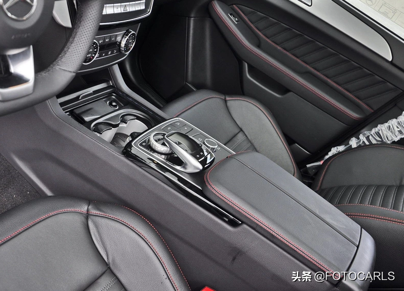 奔驰GLE450 AMG实拍，老款确实霸气许多，售价105.8万