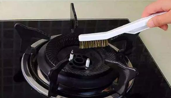 使用燃气灶时不注意这些安全隐患，相当于安装了定时炸弹