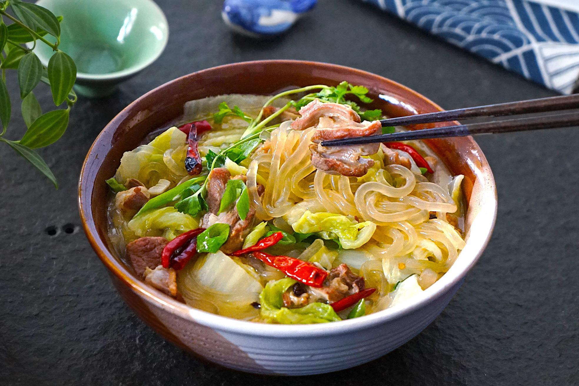 图片[1]-【羊肉白菜汤】做法步骤图 香气四溢又解馋过瘾-起舞食谱网