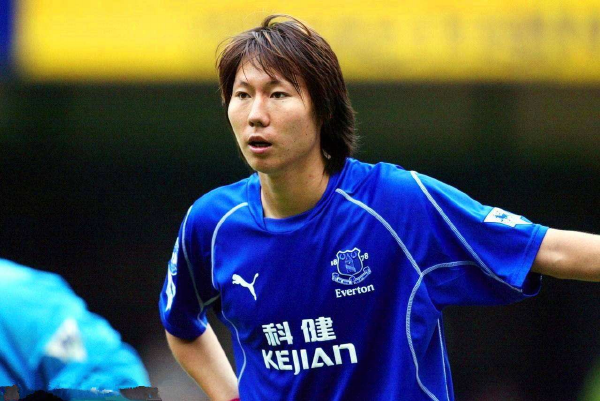 李铁当年如何踢英超（一文看懂球员时代的李铁有多强：英超技术型中场，在甲A当工兵）-华海博客