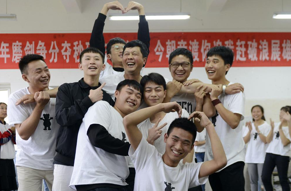 民办学校即将转为公办，民办教师出路在哪？进入体制内还是代课