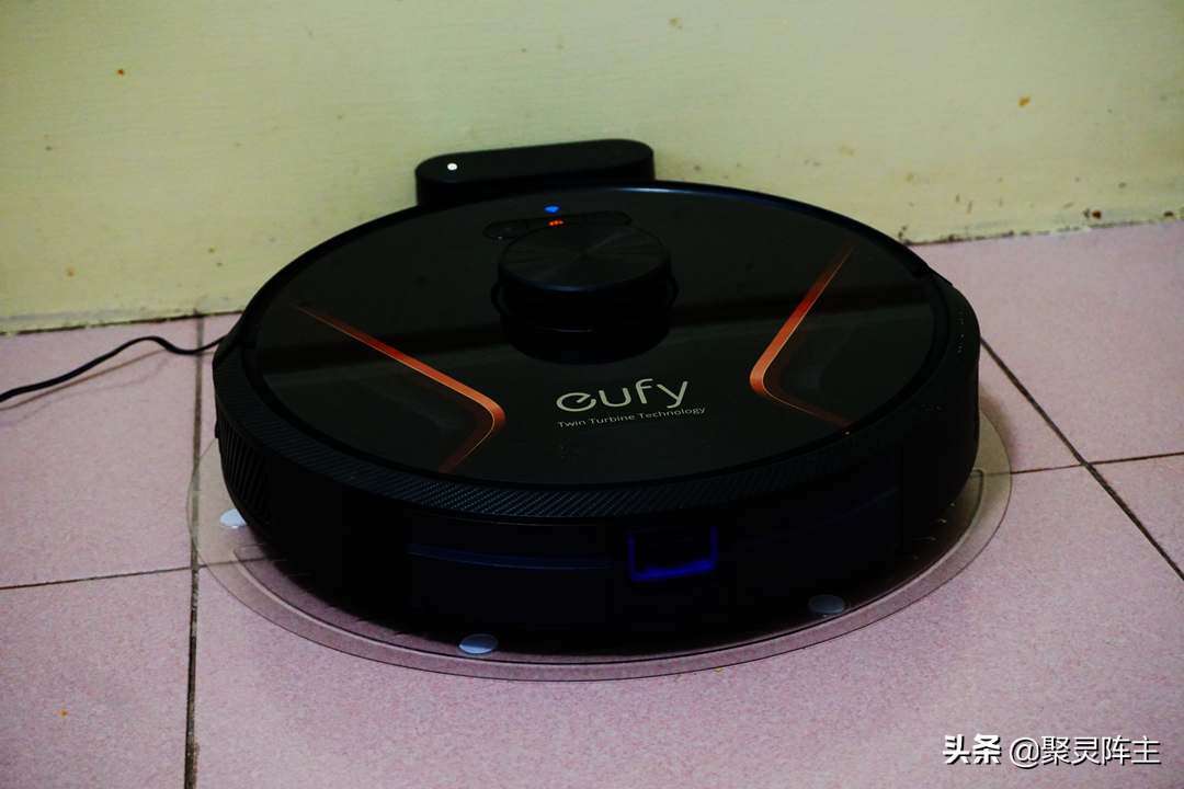 eufy悠飞 X8 扫拖一体机器人，2000元级双倍风机的吸力旗舰