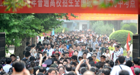 1977年高考试题流出，你能考几分？看到语文试卷后：真羡慕理科生