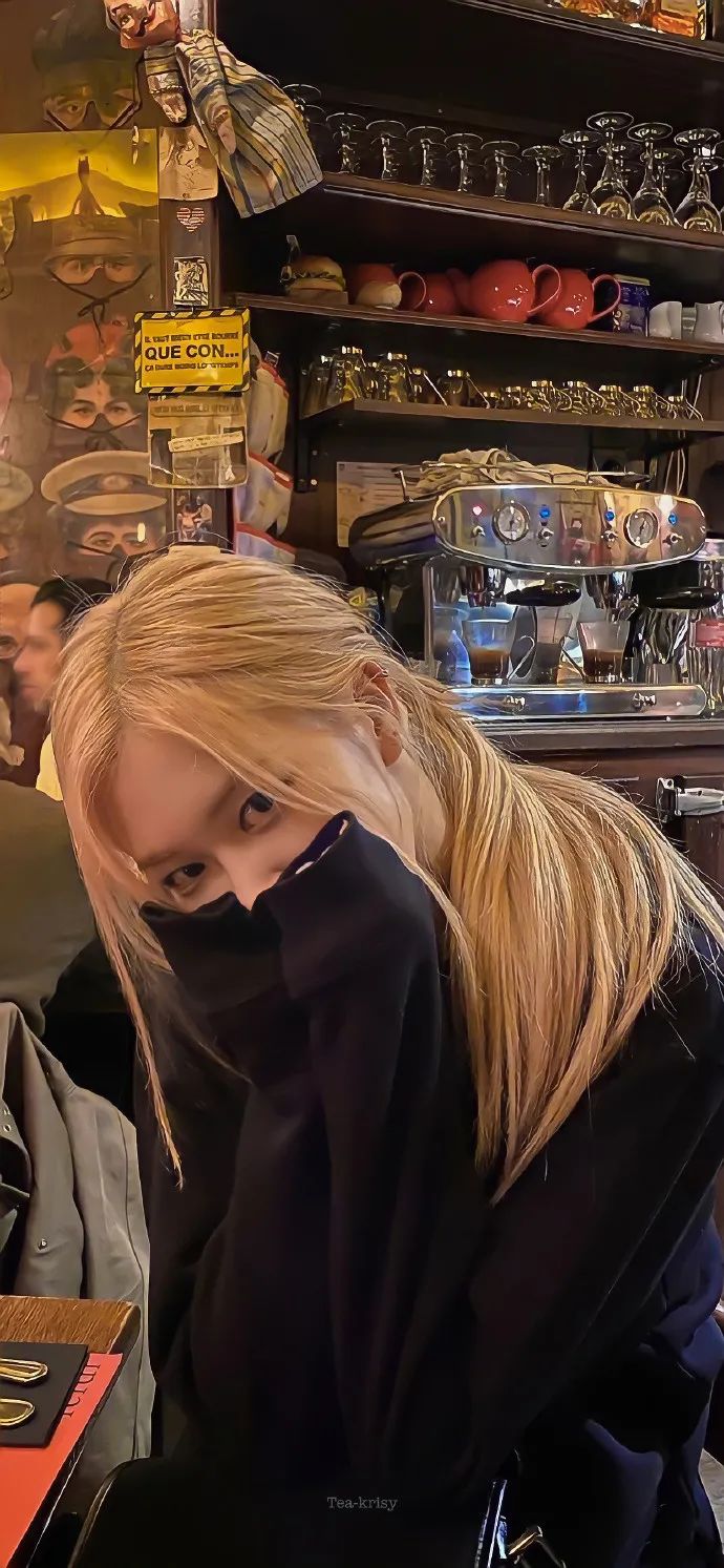 韩国美女朴彩英手机壁纸图片