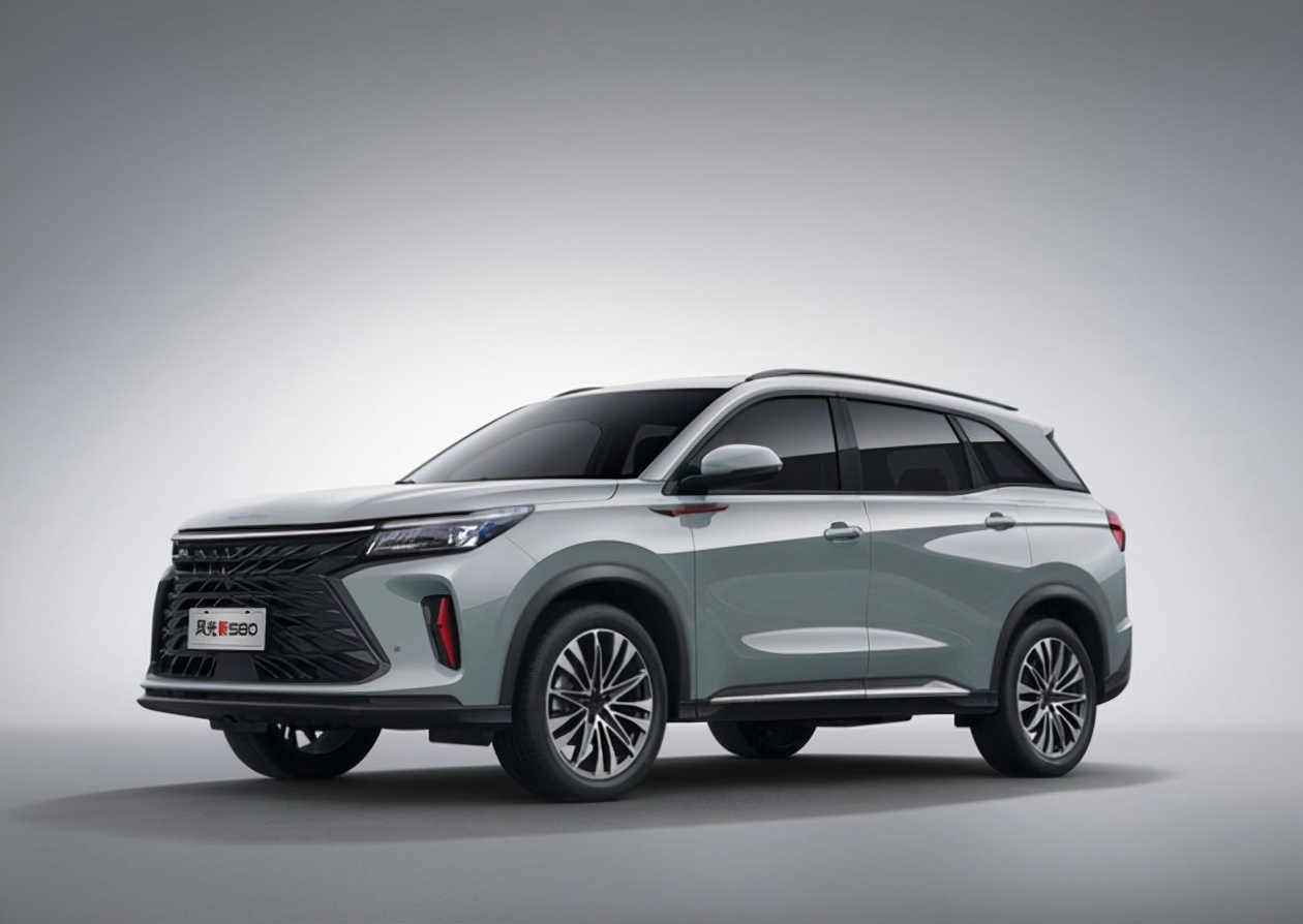 风光新580售9.59万起 第二排电调6座SUV