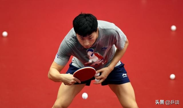 反手平击球的特点(发球不好?这4个反手发球套路,乒乓球友一定要学)