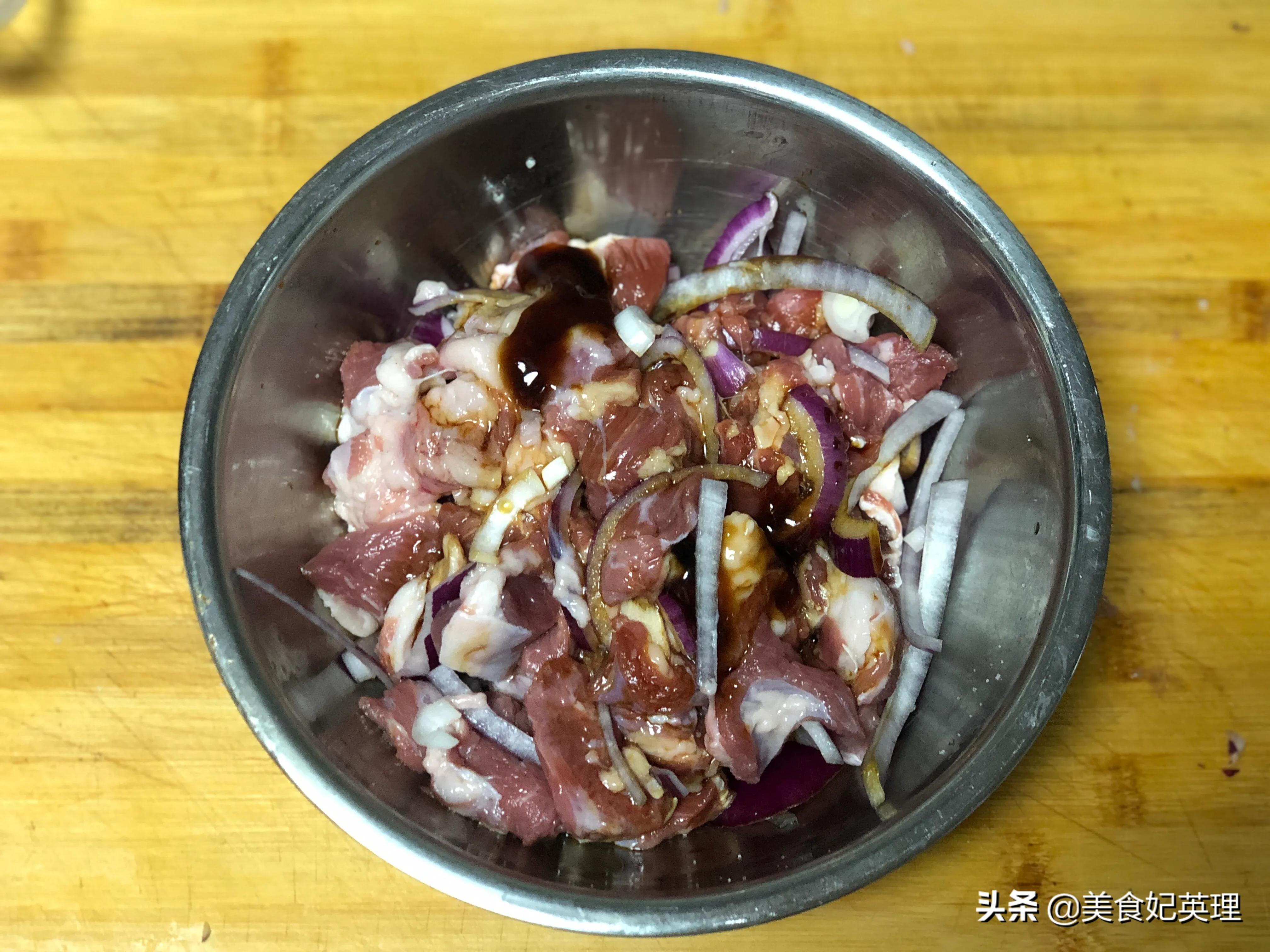 想吃烤串出不去？自己在家做！1斤肉15串大肉块超过瘾，省钱好吃