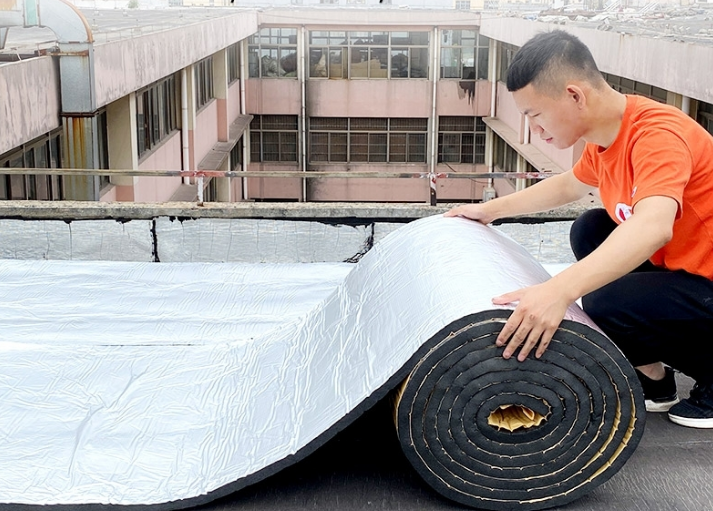 家住顶楼,不知道屋顶怎么隔热?我花200块做隔热,比空调效果好