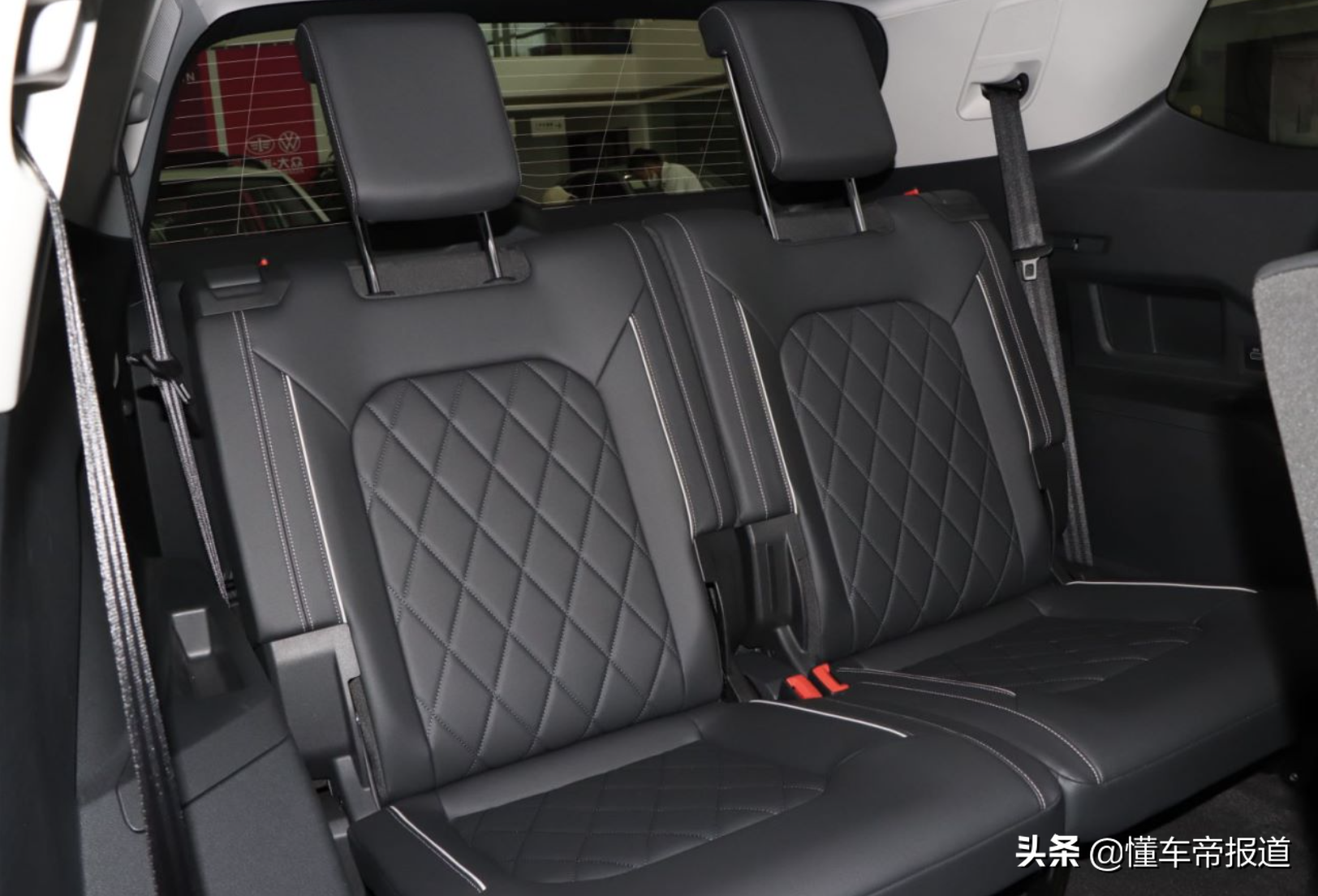 新车 | 尺寸超途昂！一汽-大众旗舰SUV揽境到店，提供6座/7座布局