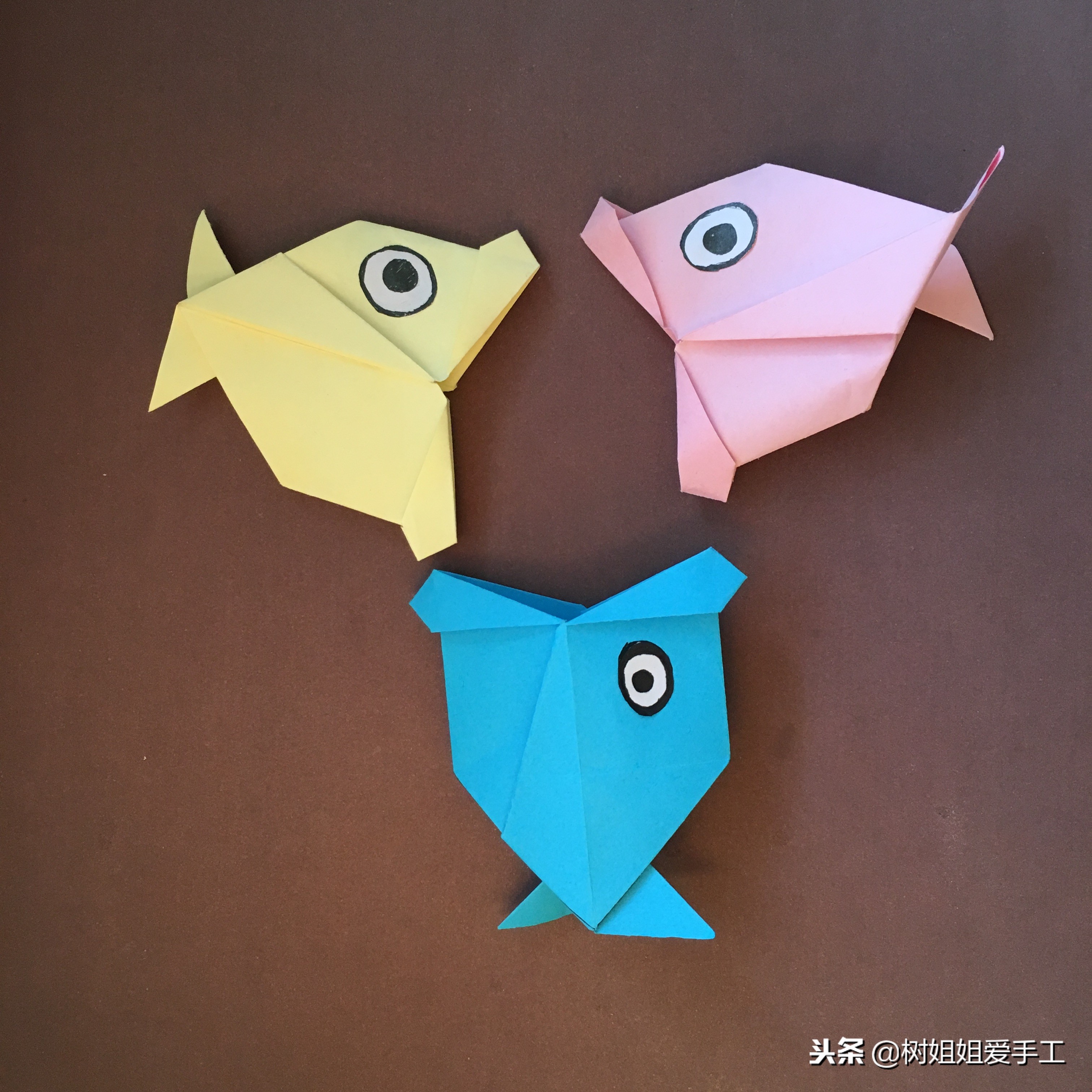 亲子手工:会嘟嘟嘴的大嘴鱼折法
